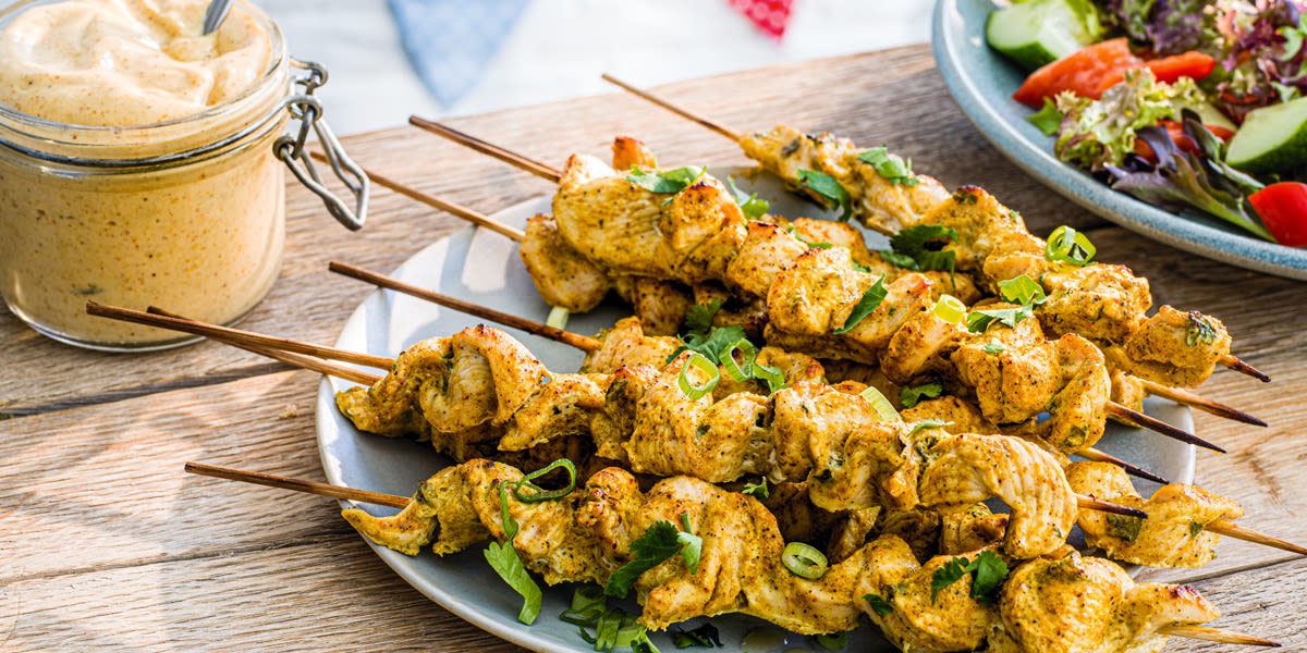 Coronation chicken skewers