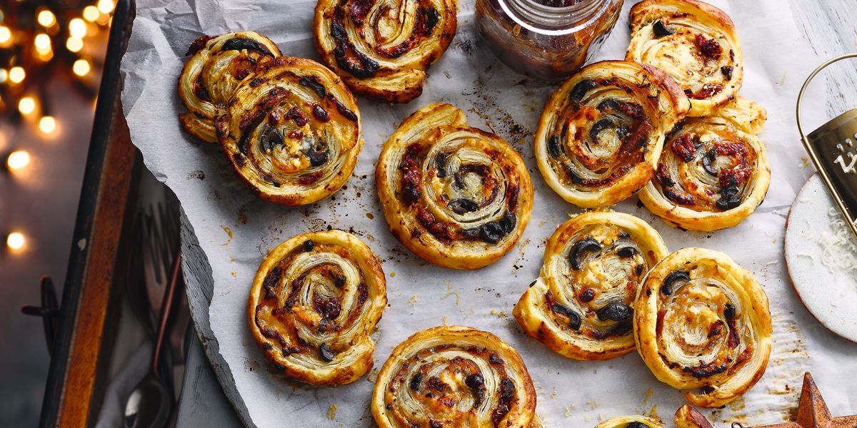 Caramelised onion and goat’s cheese swirls