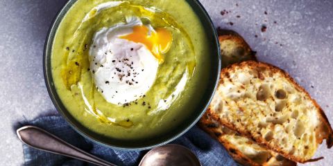 Creamy asparagus soup