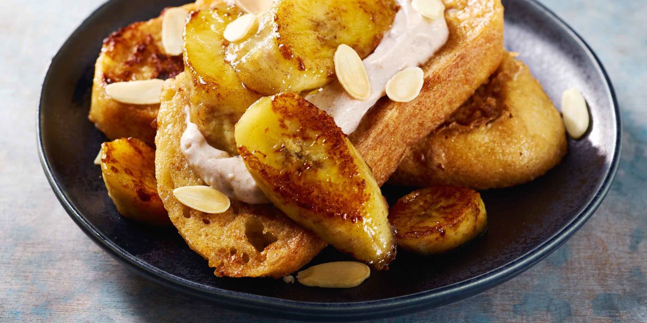 Cinnamon French toast with ricotta and bananas