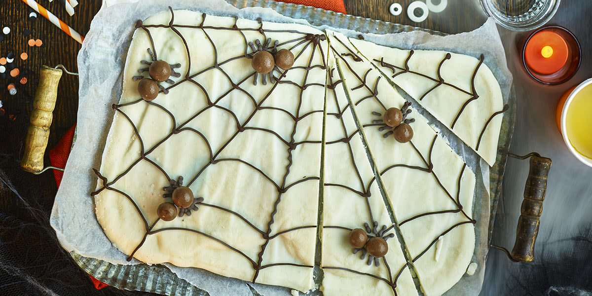 Spooky spider’s web dessert