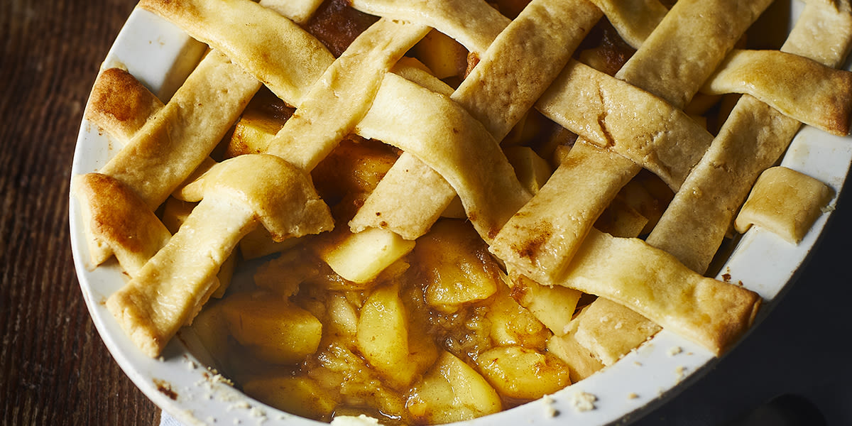 Easy ‘toffee’ apple lattice pie 
