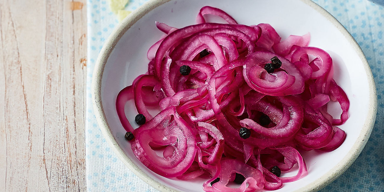 Quick pickled red onion