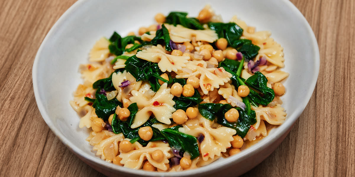 Chickpea & spinach pasta