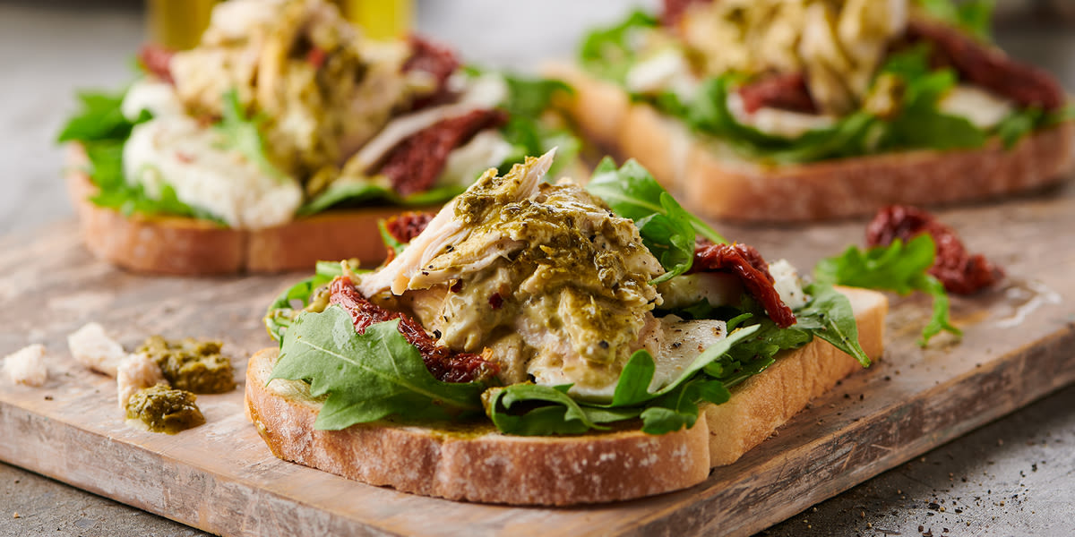 Warburtons open chicken & pesto sandwich