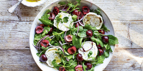 Cherry and goat's cheese salad with herby dressing
