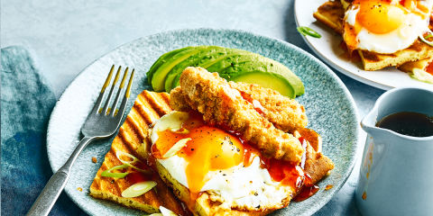 Easy chicken & waffles with fried eggs