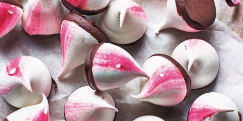 Chocolate-dipped meringue kisses