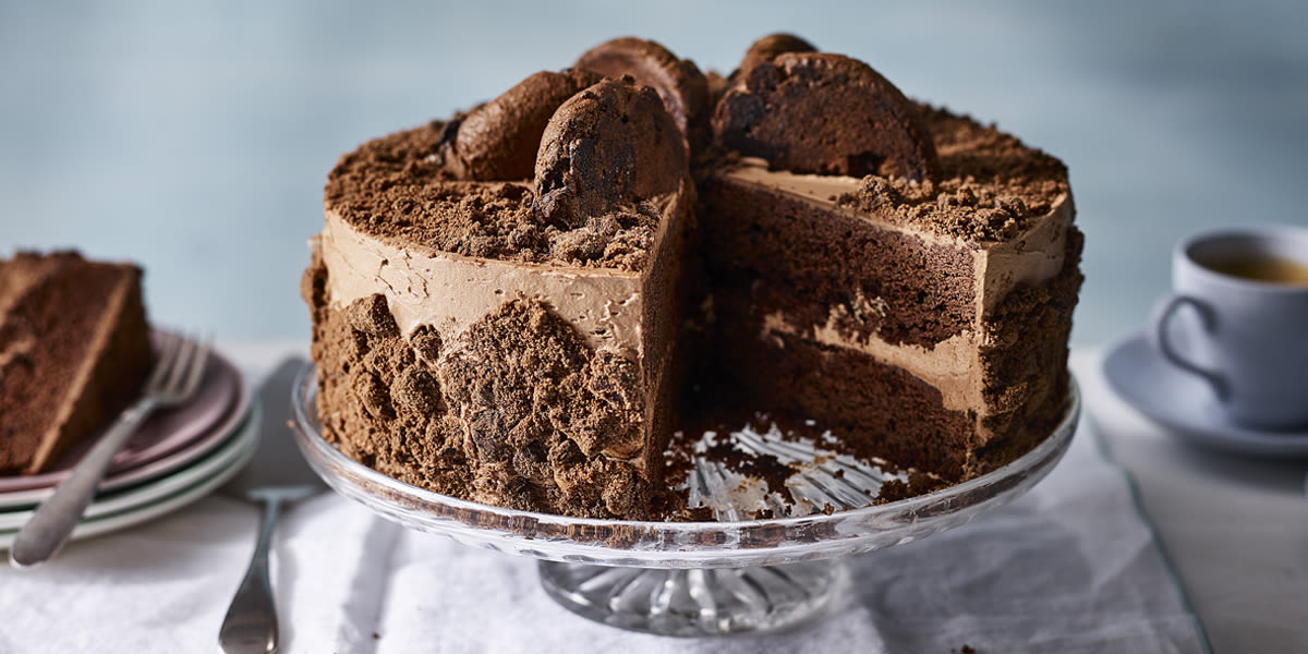 Chocolate, hazelnut & cookie cake  