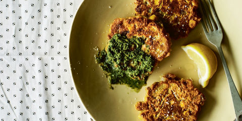 Sweetcorn cakes with green chutney