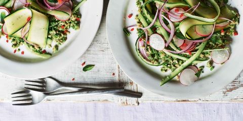 Broccoli ‘rice’ salad with houmous dressing