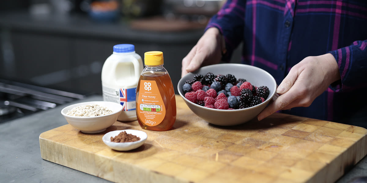 Mixed berry & cocoa smoothie