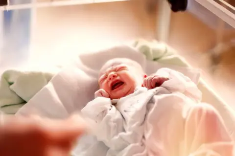 Mumsandbabes - Waspadai Neonatal Tetanus pada Bayi Baru Lahir, Cermati Tandanya Moms!