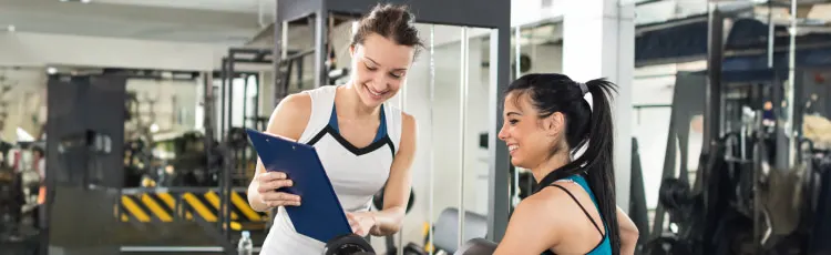 Nutritionist teaching a client