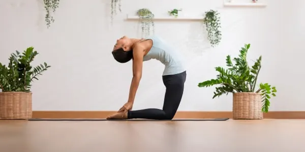 YOGA | Camel Pose: Benefits and How to Do it Safely