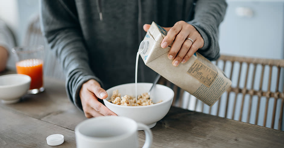 ISSA, International Sports Sciences Association, Certified Personal Trainer, ISSAonline, Oat Milk vs Almond Milk: Which Dairy Alternative is Better? , Cereal