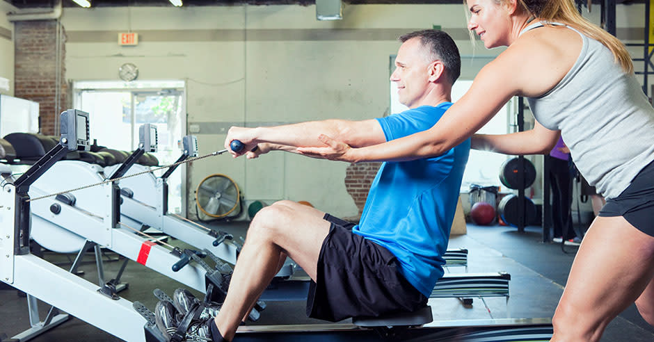 ISSA, International Sports Sciences Association, Certified Personal Trainer, ISSAonline, How Much Does a Personal Trainer Cost? Factors to Consider, Trainer and Client