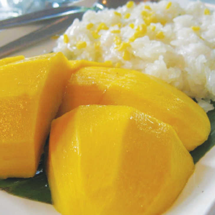 mango med sticky rice (dessert)
