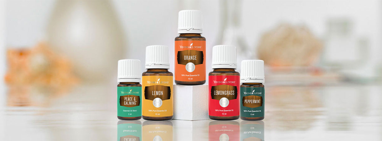 Young Living Essential Oils على X: The bright aroma of #Orange essential  oil is a must have for the fall season.🍂  #yleo   / X
