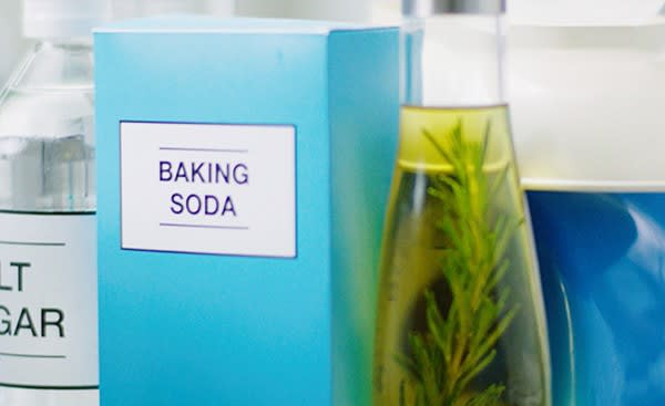 Natural dandruff remedies: can baking soda get rid of dandruff?