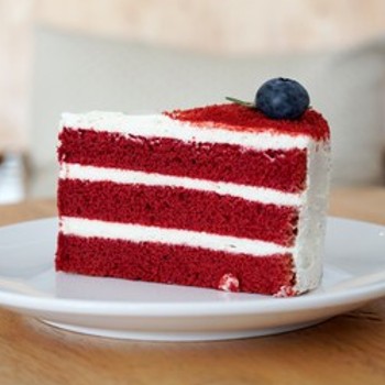 Red Velvet taart puntje