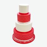 Deze strakke rode met witte bruidstaart zal zeker niet misttaan op jullie huwelijk! rood-wit wedding bruidstaart