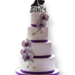 Bruidstaart met orichidee paars