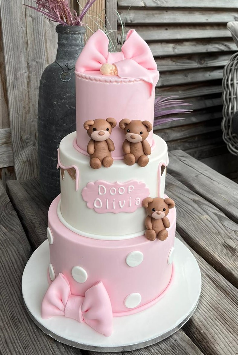 Roze dooptaart met Strik, Beertjes en Meisje