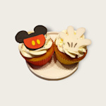 Luchtige cupcakes met een heerlijke toef en gedecoreerd met fondant decoratie. Mickey mouse cupcakes