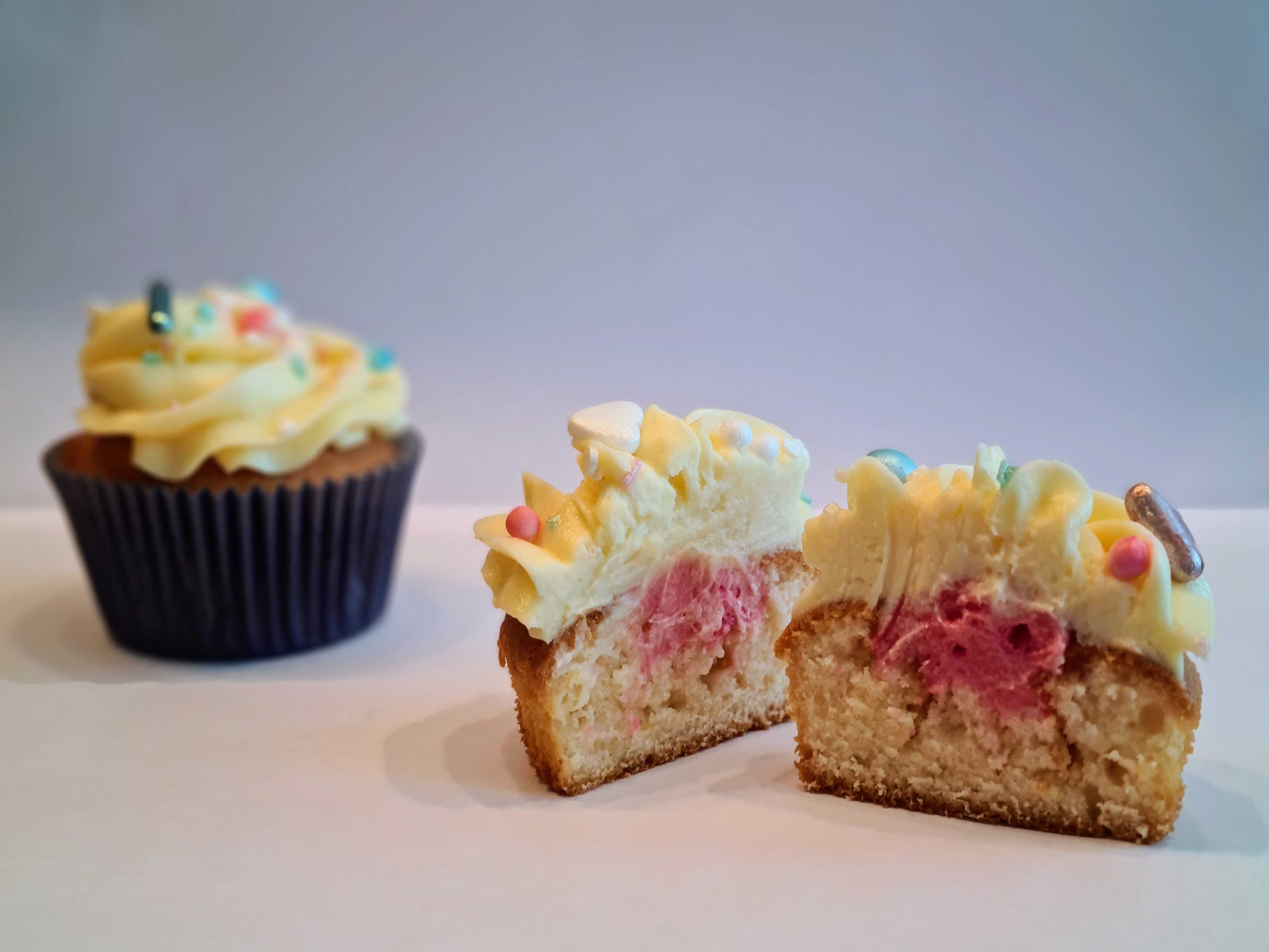Gender reveal cupcake onthuld