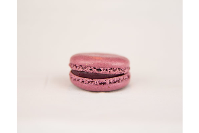 Heerlijke zwarte bes macarons Zwarte bes macaron