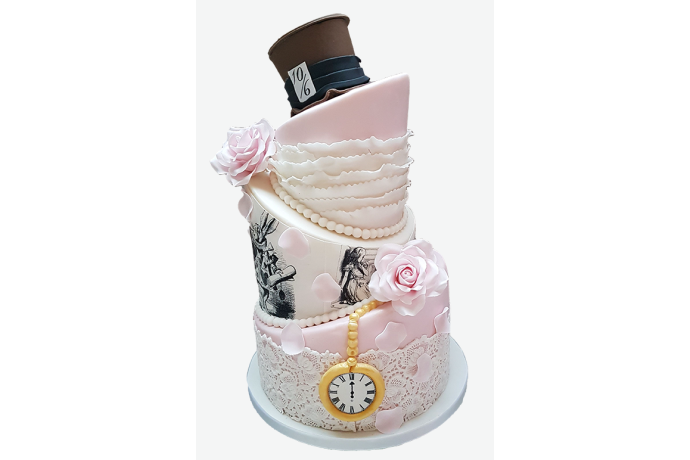 Een mooie topsy turvy bruidstaart in Alice in Wonderland thema Topsy Turvy Bruidstaart