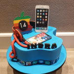 Hippe taart met print van een telefoon, koptelefoon en appel. Appel taart