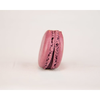 Heerlijke zwarte bes macarons Zwarte bes macaron