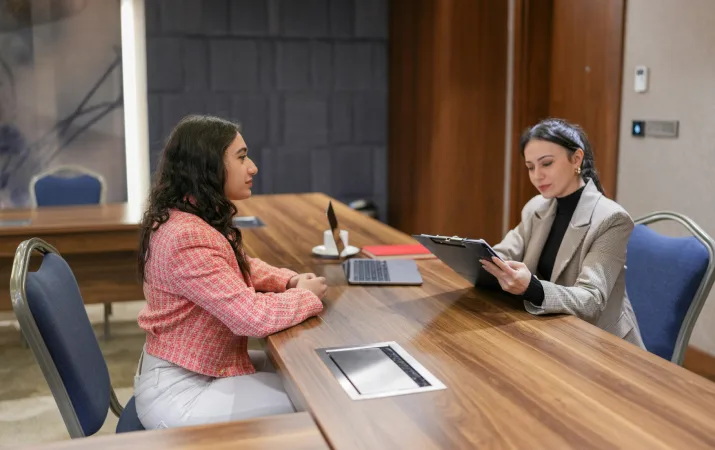 A forensic psychologist testifying to a lawyer as part of her role