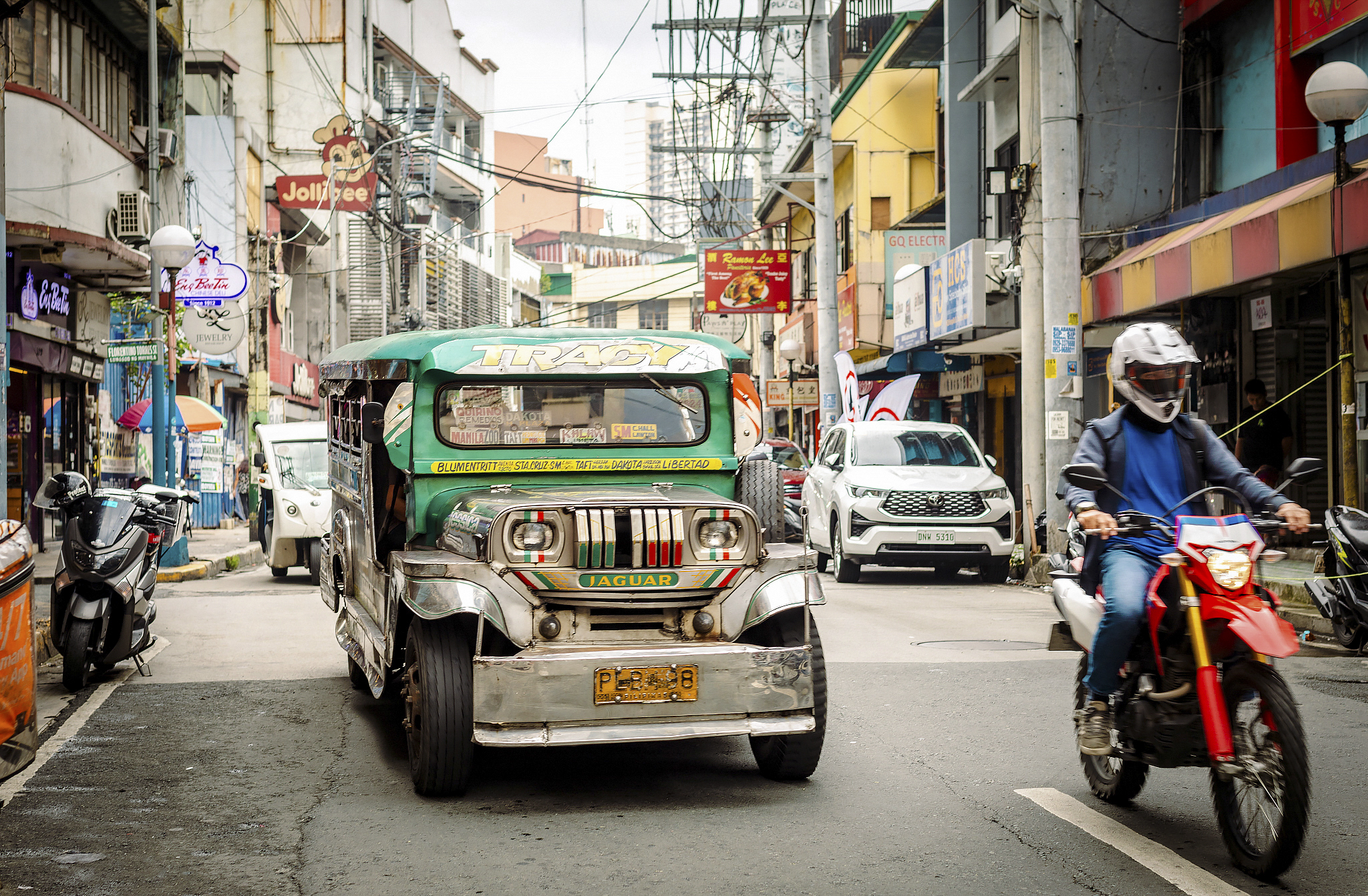 Jeepneys hum under Manila's pulse