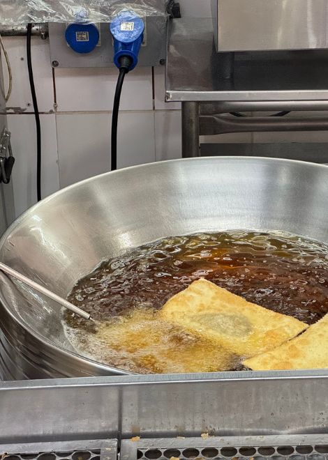 Fried pastéis de carne, Brazilian beef pie