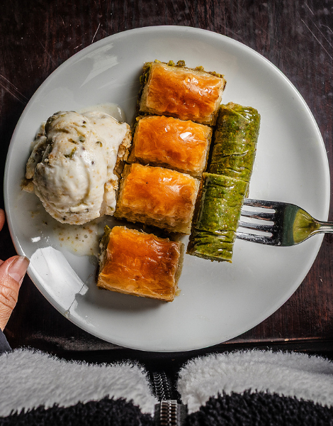 Baklava with Turkish dondurma ice cream