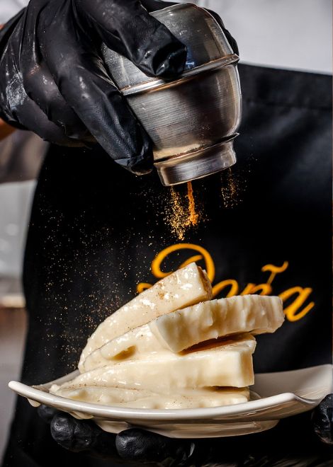 Cool off with queso helado, Arequipa's beloved cinnamon and coconut cream.