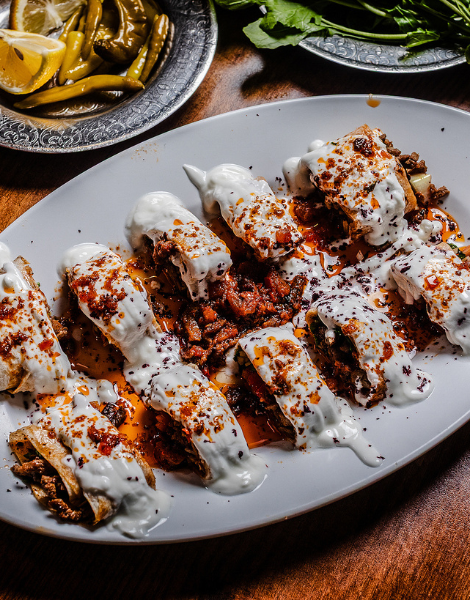 Beef tantuni with yoghurt drizzled over