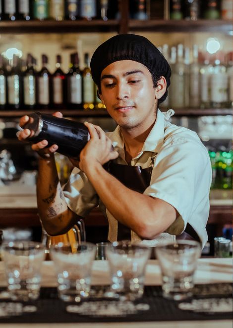 Raise a glass to Peru with a perfectly crafted pisco sour.