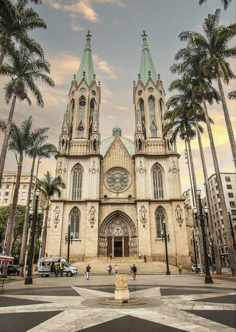 Explore São Paulo with an expert local guide