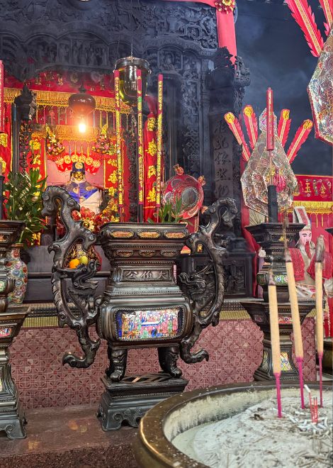 Pause at the historic Paloh Khoo Miu Tai Pak Koong Temple.