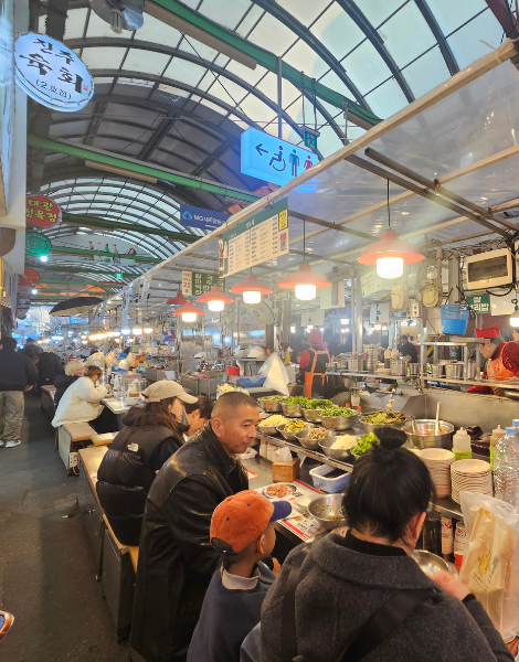 Sit like a local in Gwangjang market