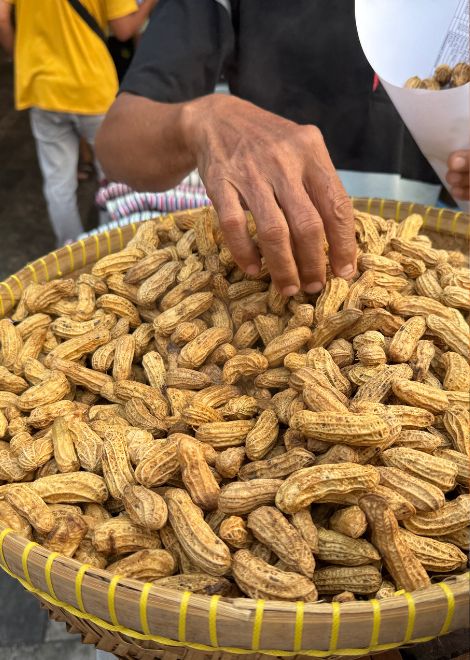 Hot peanuts served the traditional way.