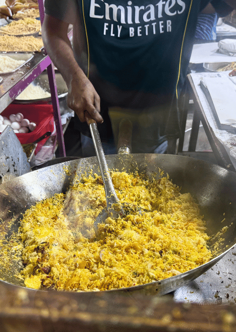 Colombo's food vendors in full swing after sunset.