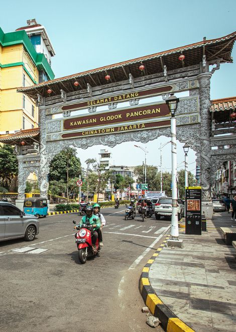 Soak up the atmosphere of Pancoran, the historic gateway to Glodok.