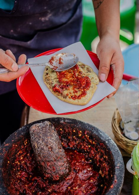  Tlacoyo de chicharron with pork crackling and cactus