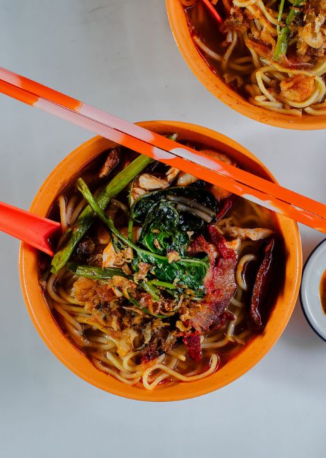 A comforting bowl of kai see hor fun, one of Ipoh's most iconic dishes.