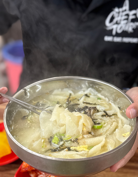 Hand-cut noodle soup